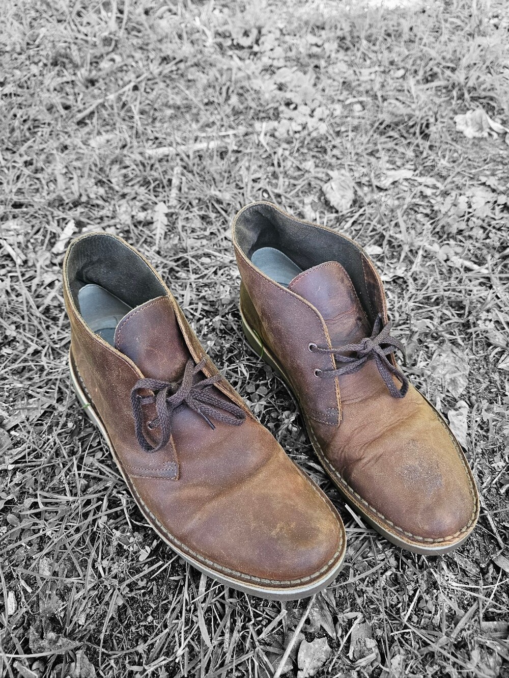 Men's CLARKS Brown Leather Chukka Boots - Classic Casual Style